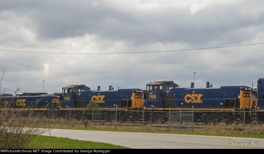 CSX 1165 & 1168